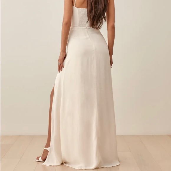 Ingrid dress by Reformation in Ivory. Brand new, never been worn, tags attached. - Picture 3 of 4